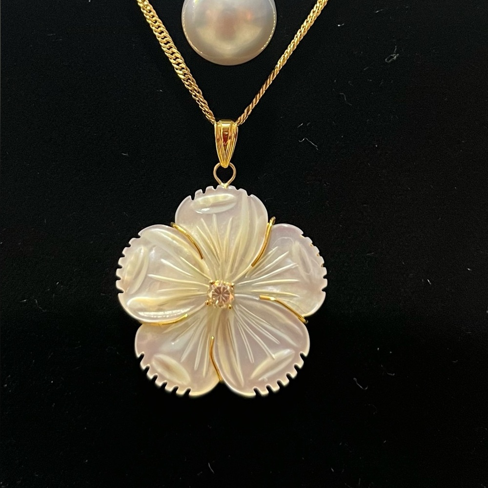 Elegant Mother of Pearl  Floral Pendant Necklace in 14k gold with moissanite.